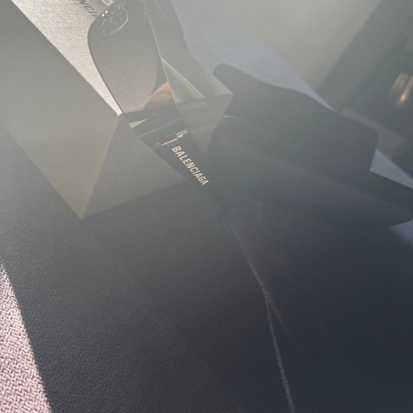 Balenciaga Shades- Brand new! Never worn! - Picture 5 of 6